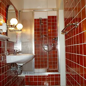 Zum Hotel Hamburg